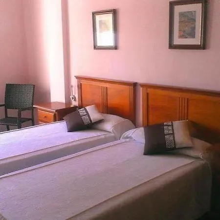 Oreneta Hotel 2*